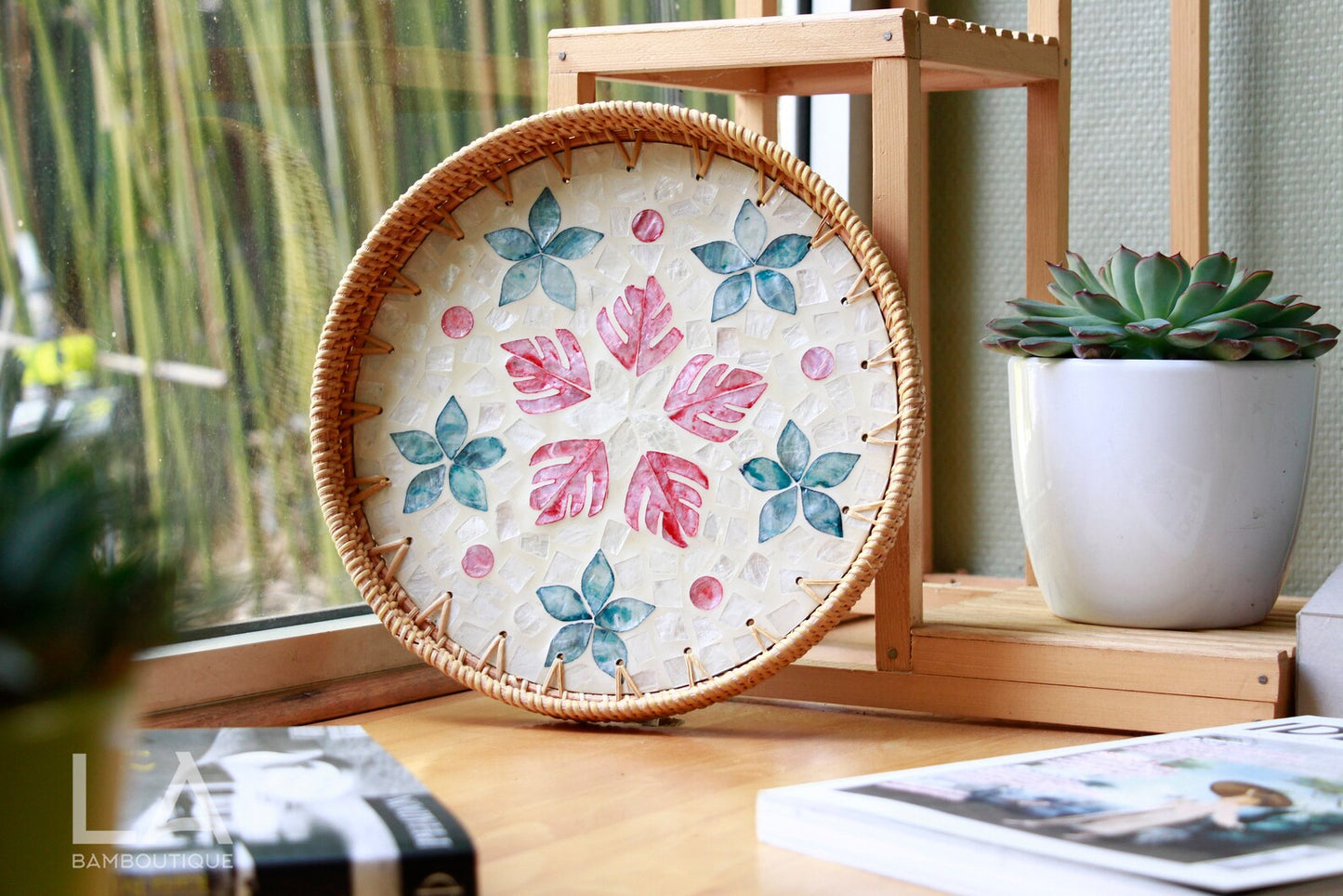 Plateau Rond en Rotin Tressé Main et Coquillages Naturels - Décoration Bohème Chic