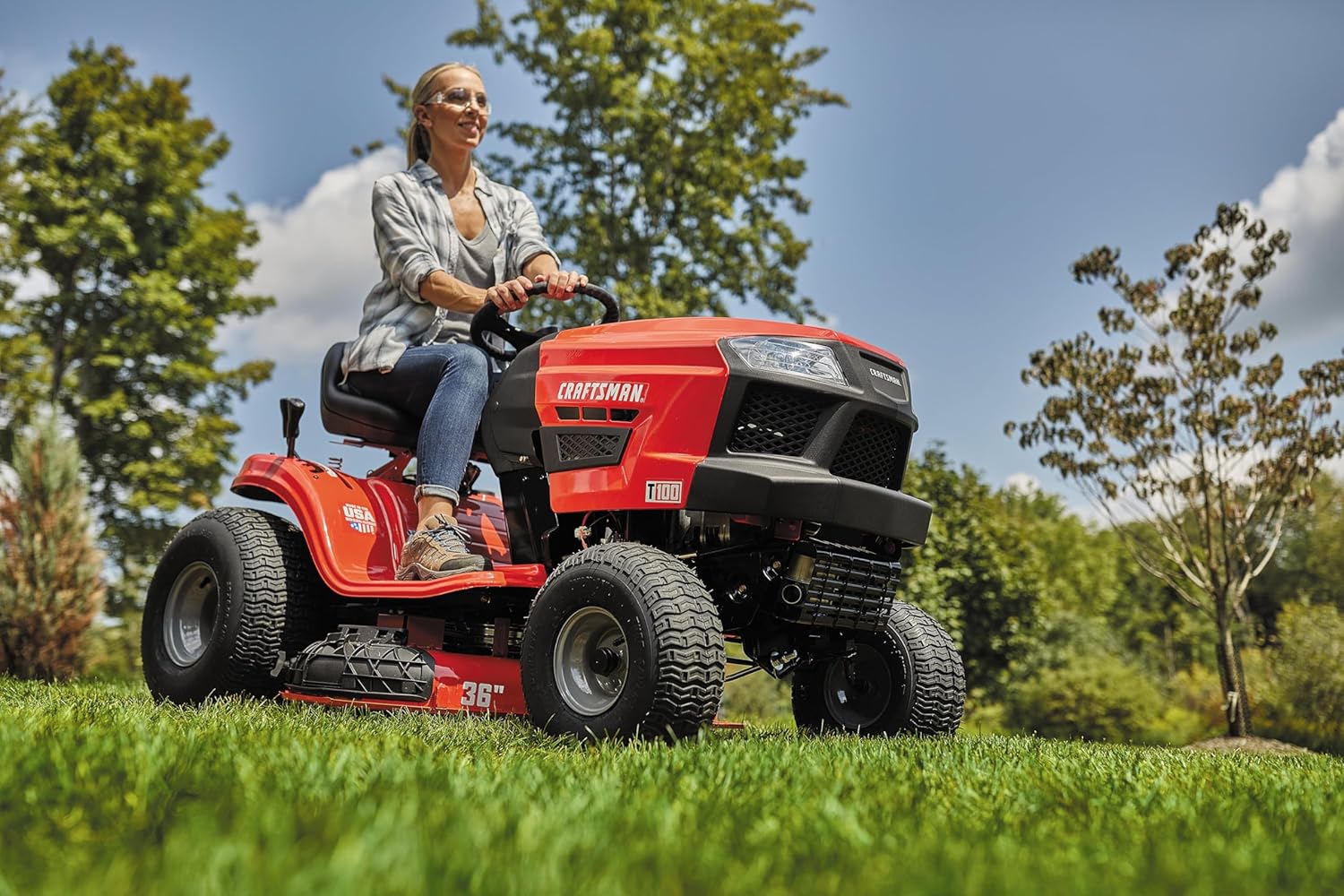 Craftsman 36" Gas Riding Lawn Mower with 11.5 HP* Briggs and Stratton Single-Cylinder Engine, Gas Lawn Tractor with 7-Speed Transmission, Red/Black (13AC77XYA93)